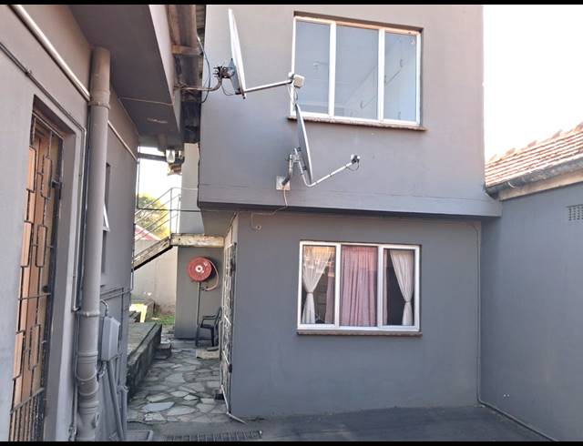 3 BEDROOM HOUSE FOR SALE IN BLUFF